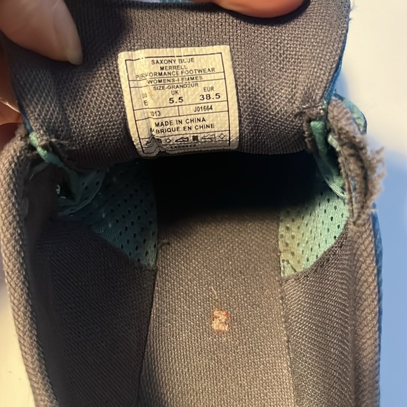 Merrell sneakers. - Picture 4 of 5